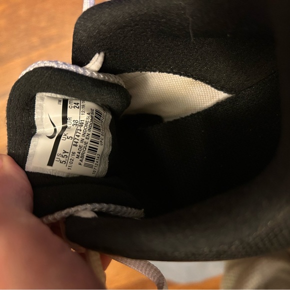 Kids black & white Nike flex show shoes - Picture 4 of 6